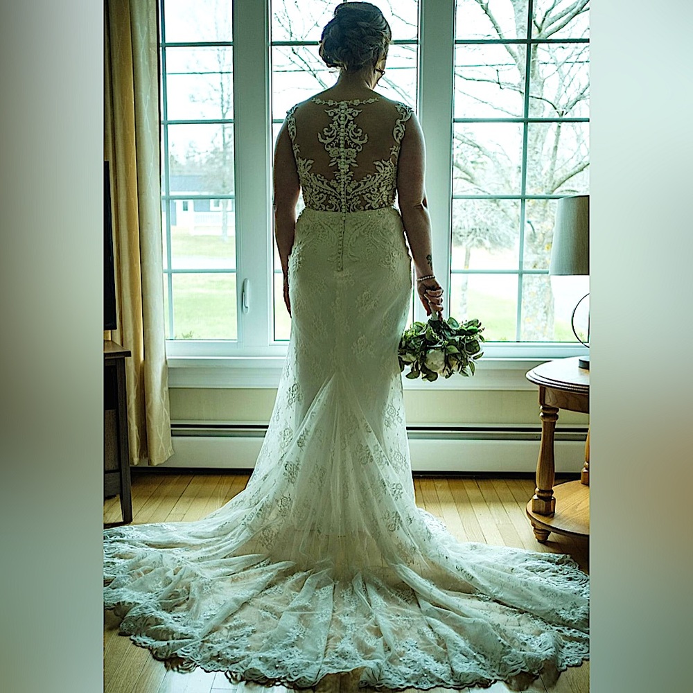 Ella Rosa Wedding Gown UNALTERED